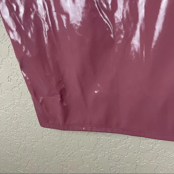 ASOS pink faux patent leather mini skirt - Picture 2 of 6